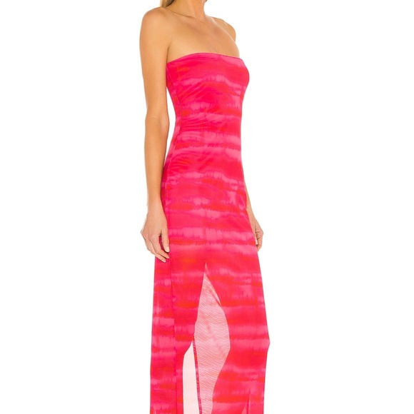 h:ours Rios Maxi Dress in Strawberry Tie Dye - Picture 3 of 11